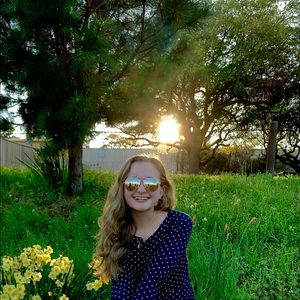 Meet your Posher, Abbey